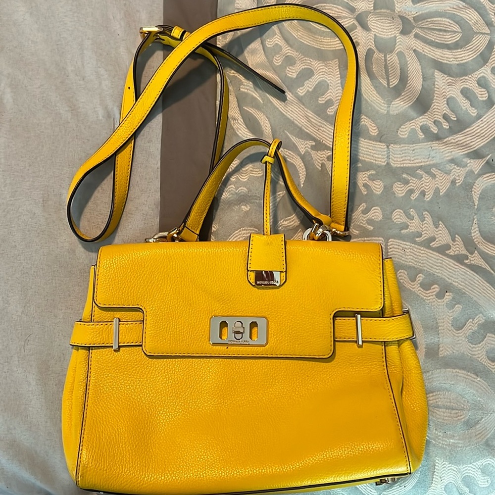 Beautiful crossbody or small hand bag.